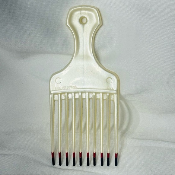 Vintage 1980s Goody’s USA Patent 4345608 Hair Color Dip Pick Lift Comb White - Picture 1 of 2